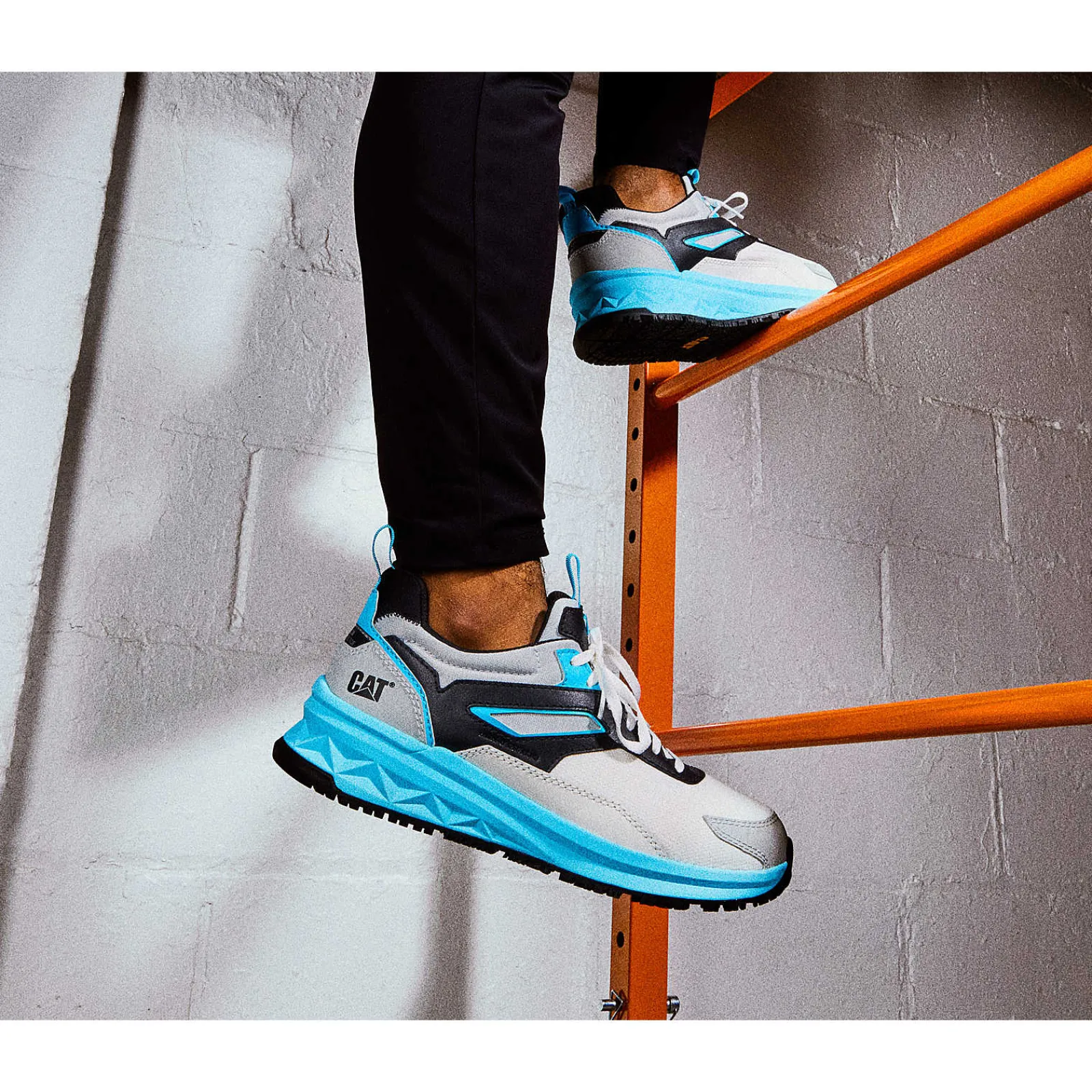 Cat Footwear Lightweight | Slip Resistant*Streamline Runner Carbon Composite Toe Work Shoe