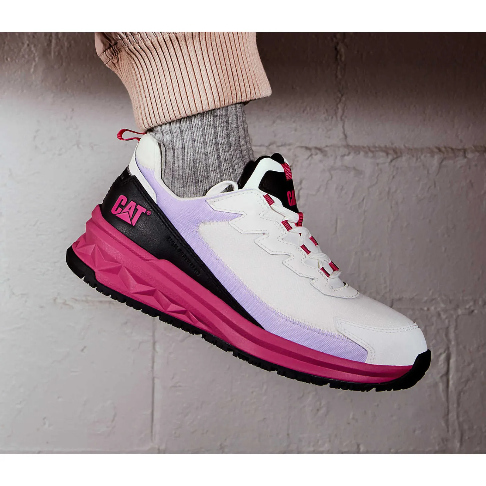 Women Cat Footwear Lightweight | Slip Resistant*Streamline Runner Carbon Composite Toe Work Shoe